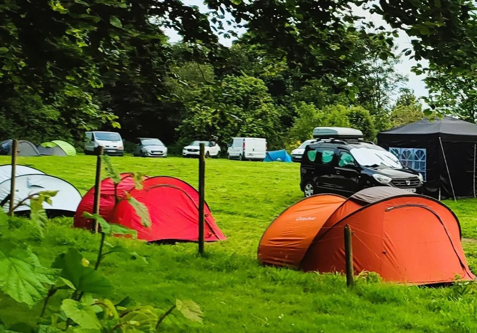 Camping Vieilles Charrues Petit-Dejeuner Navette Et Priscine Inclus Dans Le Prix Proche Carhaix Motreff 0*,