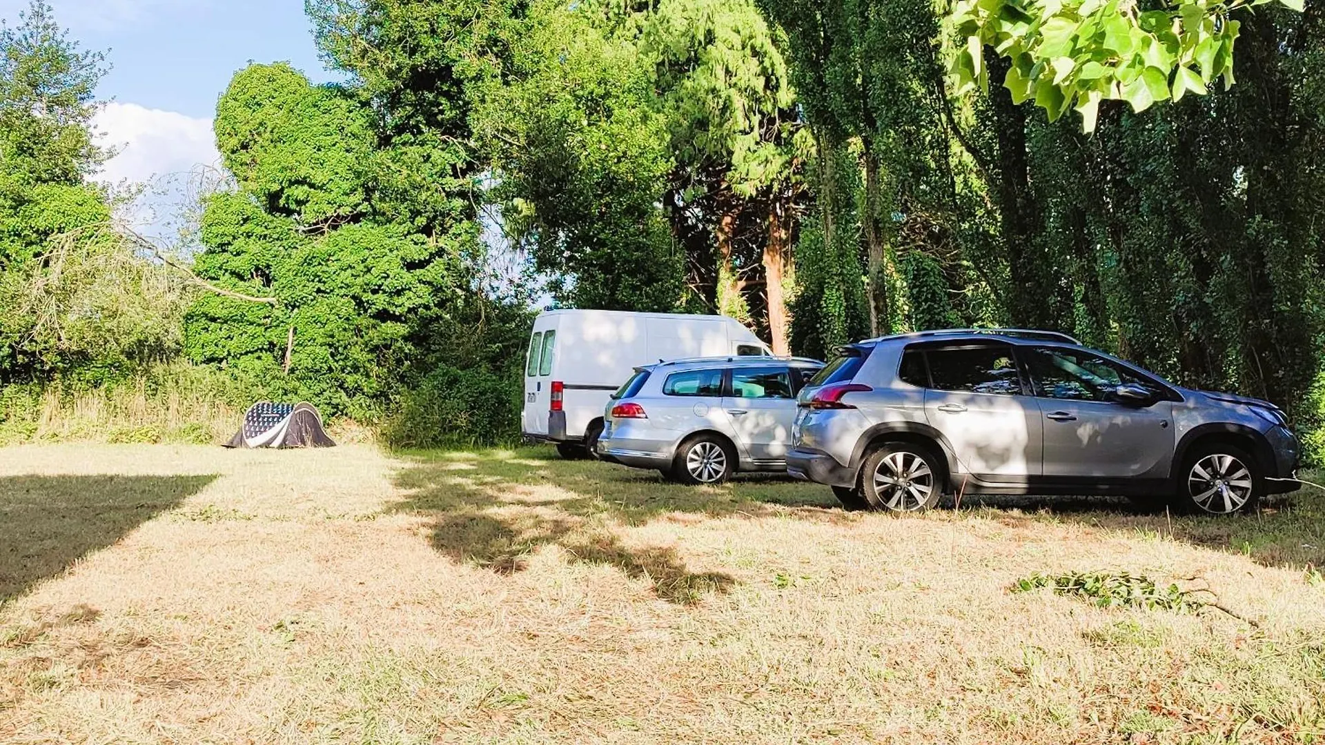 Camping Vieilles Charrues Petit-Dejeuner Navette Et Priscine Inclus Dans Le Prix Proche Carhaix Motreff フランス