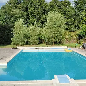  Camping Vieilles Charrues Petit-dejeuner Navette Et Priscine Inclus Dans Le Prix Proche Carhaix